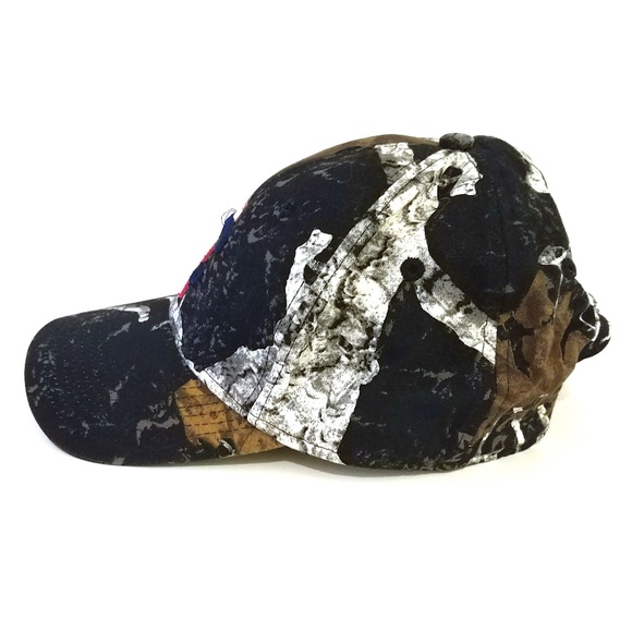 UCONN Huskies Embroidered Mothwing Camo Hat Cap - Picture 7 of 8